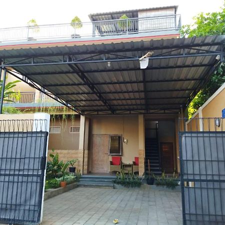 Lidah Lokal Guest House Singaraja ภายนอก รูปภาพ